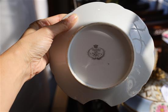 A Chamberlains Worcester dinner and dessert service, c.1816-20, soup tureen 30cm wide